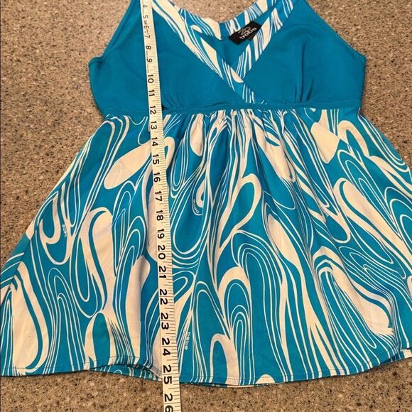 BEBE 2B Y2K Silk Swirl V-Neck Tank Top - Picture 3 of 9